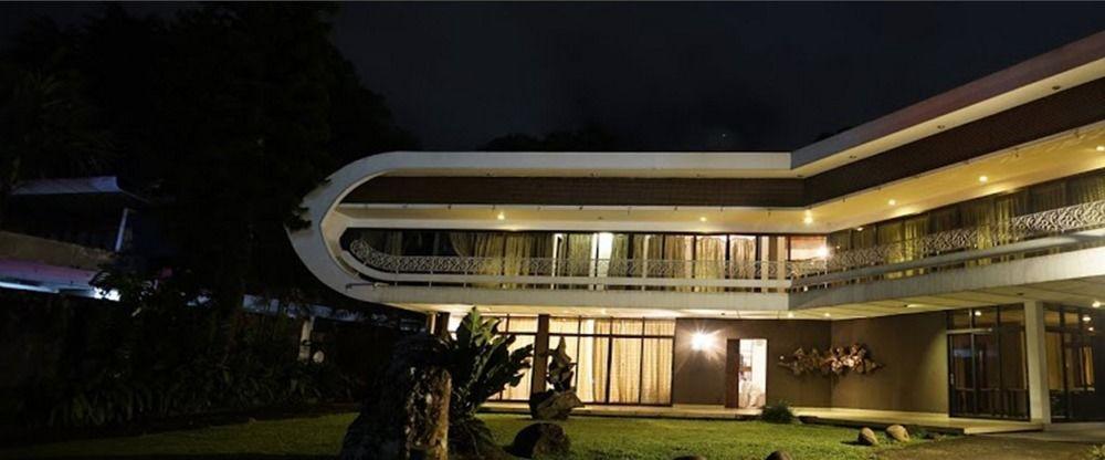 Nilani Hotel Ratnapura Esterno foto