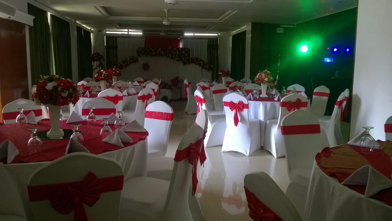 Nilani Hotel Ratnapura Esterno foto