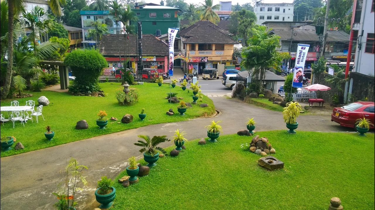 Nilani Hotel Ratnapura Esterno foto